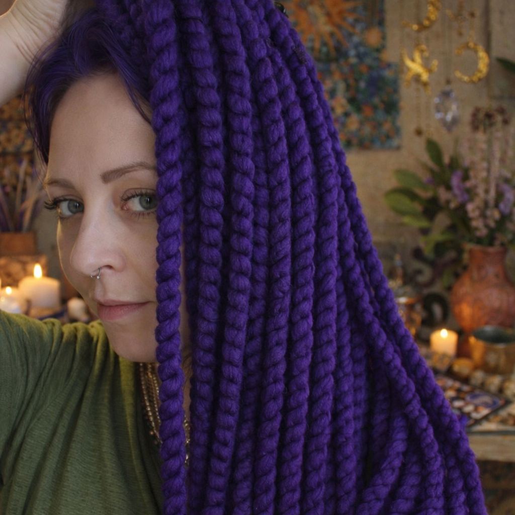 Dunkellila Twist Extensions – Havana Twist Mambo, leichte synthetische Twists
