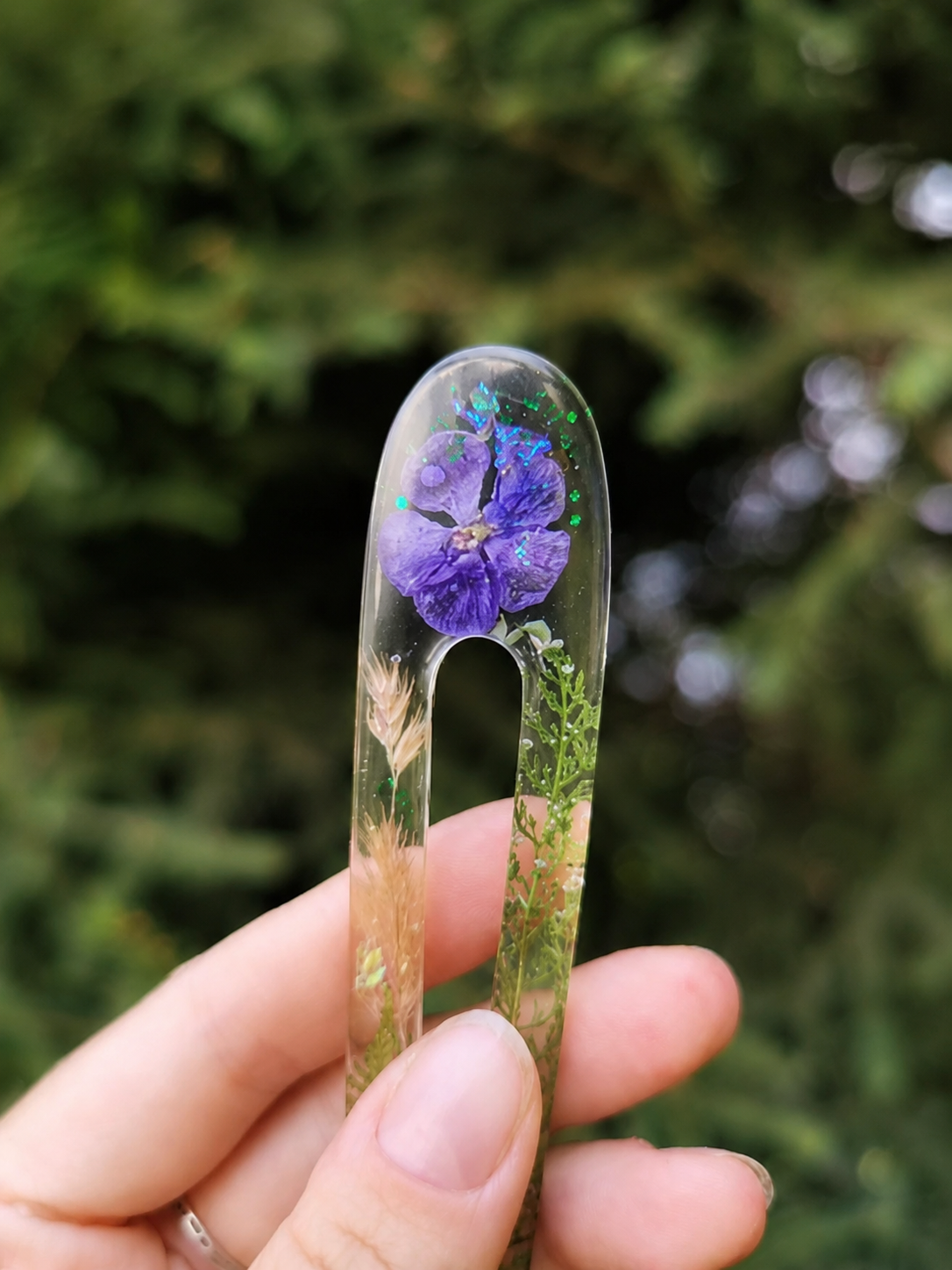Epoxy Resin Hair Fork with Real Phlox Flower – Botanical Bun Holder for Dreads
