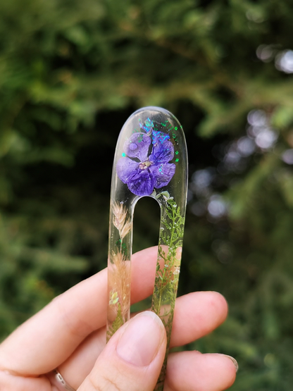 Epoxy Resin Hair Fork with Real Phlox Flower – Botanical Bun Holder for Dreads