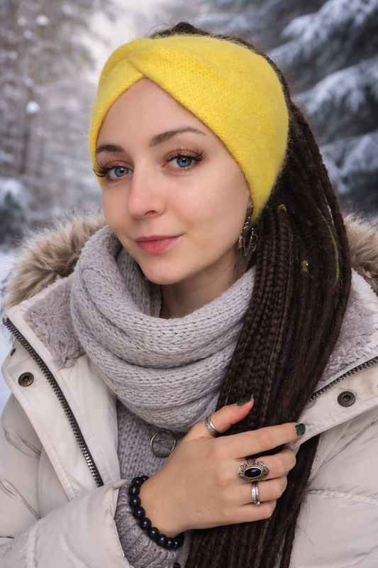 Gelbes Angora-Stirnband – Handgestrickter Winter-Ohrenwärmer