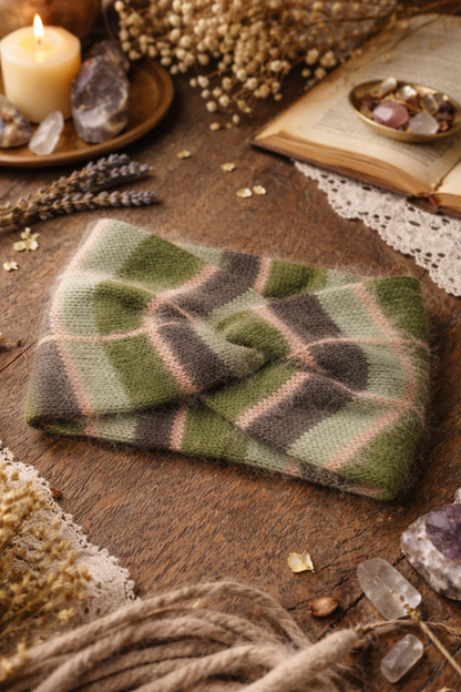 Rosa Angora-Ohrwärmer - Handgestricktes Stirnband für den Winter