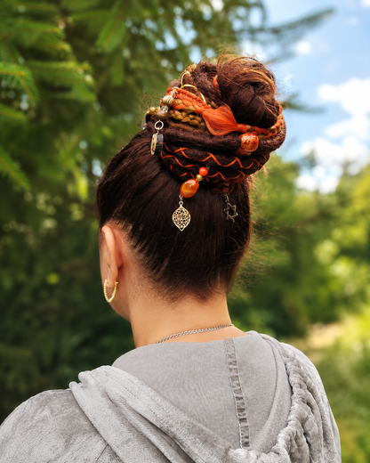 Rotbrauner Fake Dread Ponytail – Hexenartiges Dreadlock-Haarteil mit Gummiband