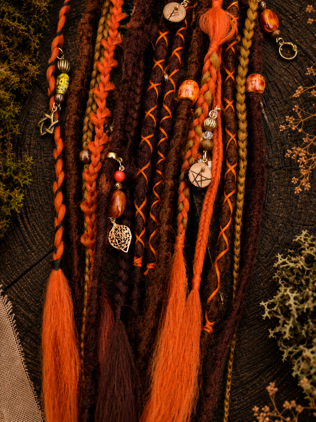 Rotbrauner Fake Dread Ponytail – Hexenartiges Dreadlock-Haarteil mit Gummiband
