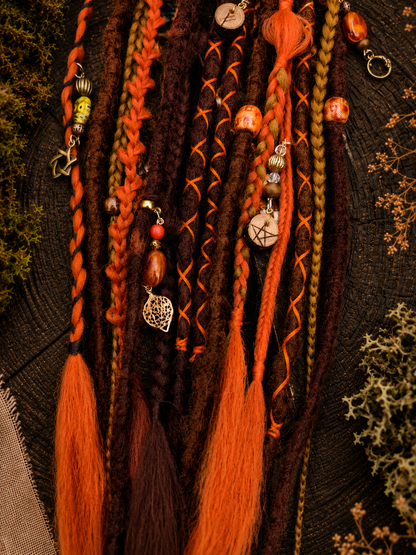 Rotbrauner Fake Dread Ponytail – Hexenartiges Dreadlock-Haarteil mit Gummiband