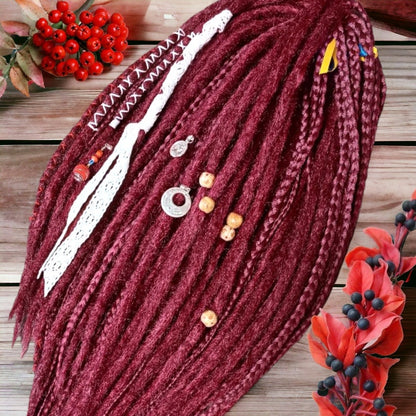 Einzigartige schwarze und rote Ombre-Häkel-Dreads und Zöpfe
