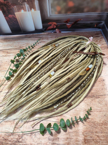 Boho Chic Dirty und Dark Blond Double Ended Synthetic Dreads - Vielseitige Dreadlock-Extensions mit lockeren Locken