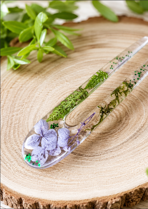 Epoxy Resin Hair Fork with Real Phlox Flower – Botanical Bun Holder for Dreads