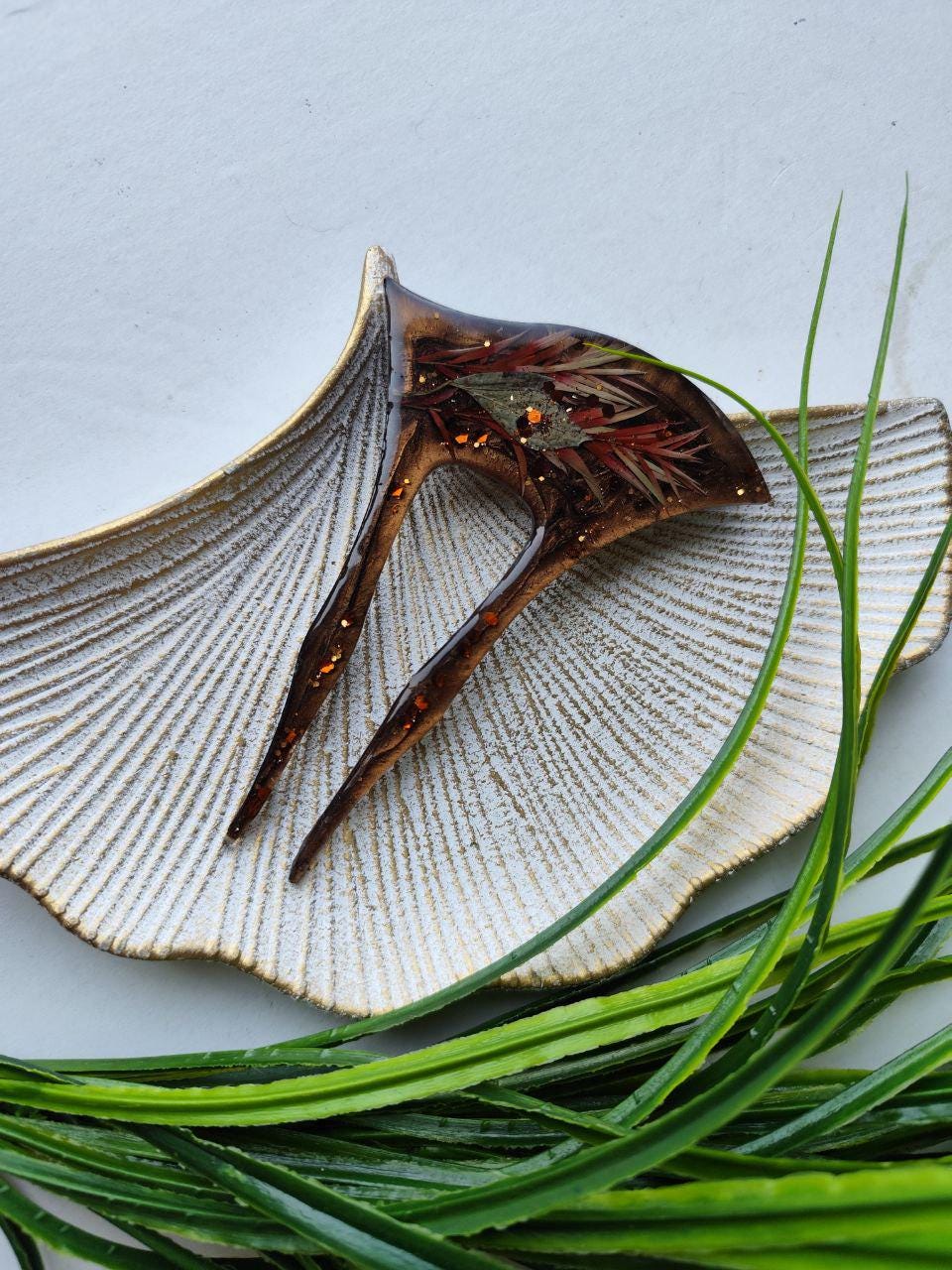 Rustic Hair Accessories: Dried Flower Hair Forks in Brown Resin - Whimsical Barrette