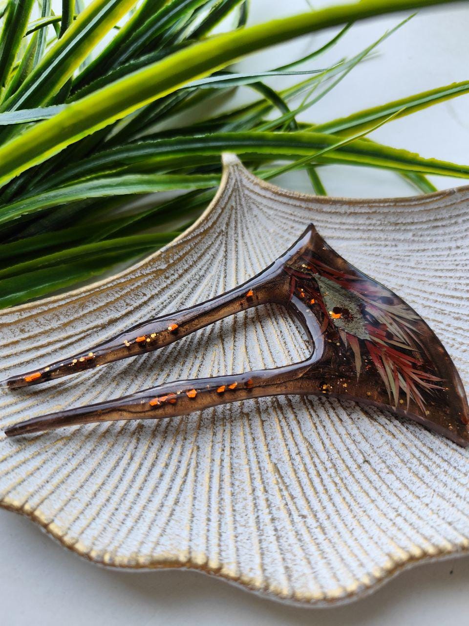 Rustic Hair Accessories: Dried Flower Hair Forks in Brown Resin - Whimsical Barrette