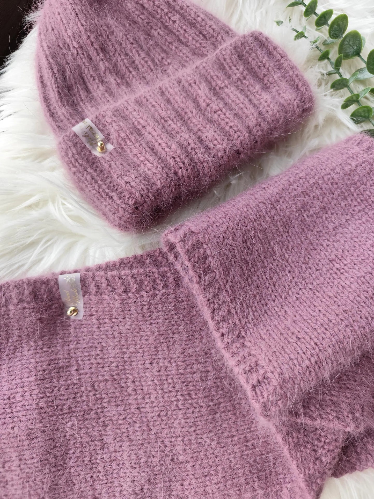 Staubrosa Angora-Mütze und Snood-Set – Kuscheliges handgemachtes Winterset
