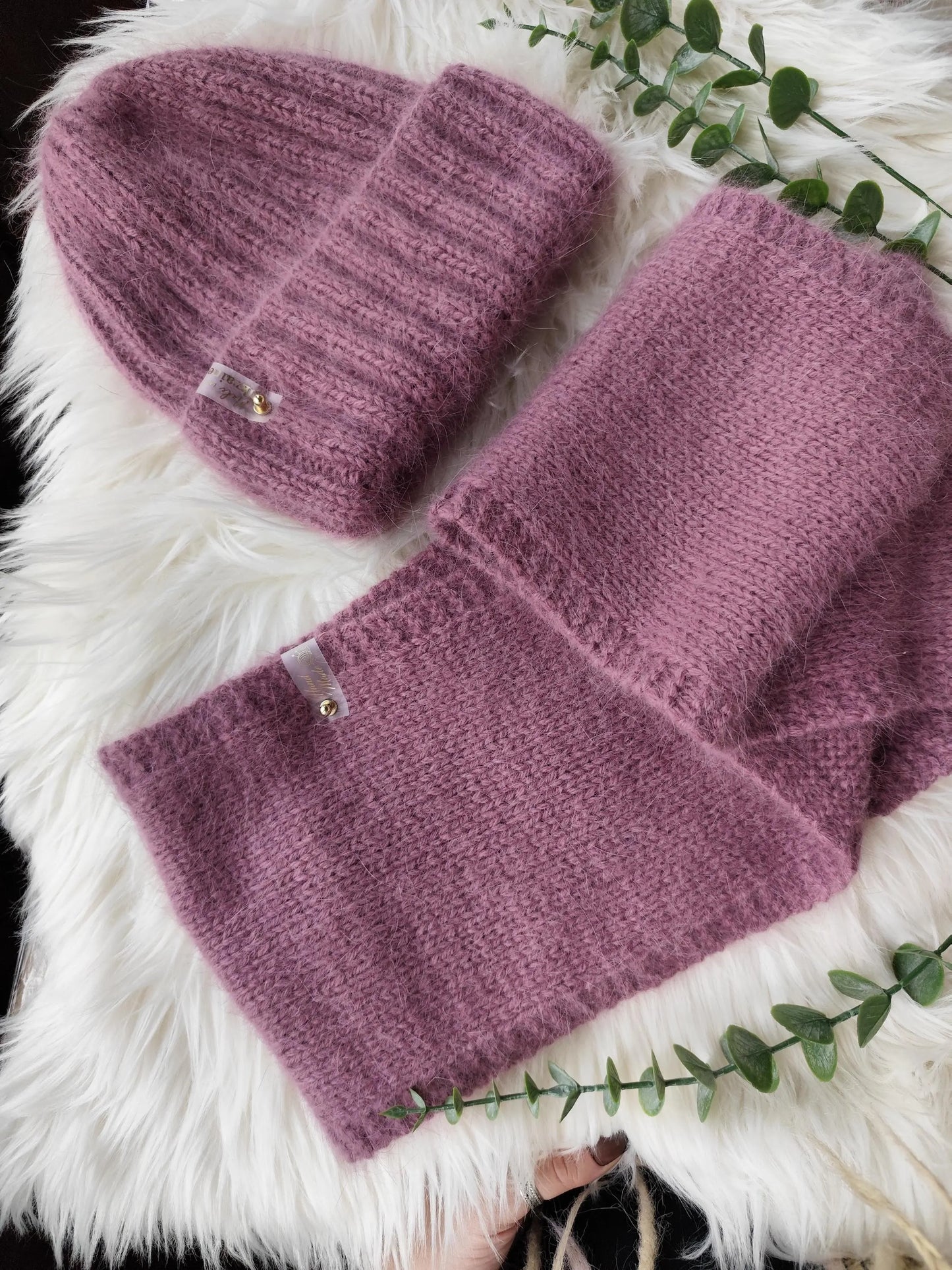 Staubrosa Angora-Mütze und Snood-Set – Kuscheliges handgemachtes Winterset