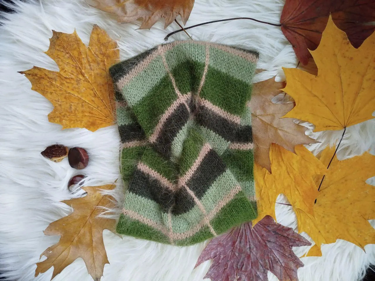 Rosa Angora-Ohrwärmer - Handgestricktes Stirnband für den Winter