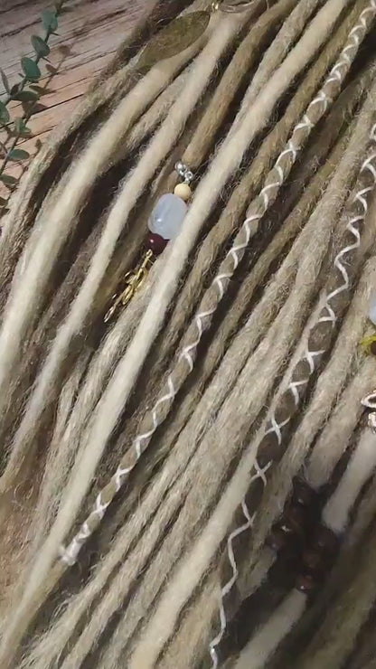 Boho Chic Dirty und Dark Blond Double Ended Synthetic Dreads - Vielseitige Dreadlock-Extensions mit lockeren Locken
